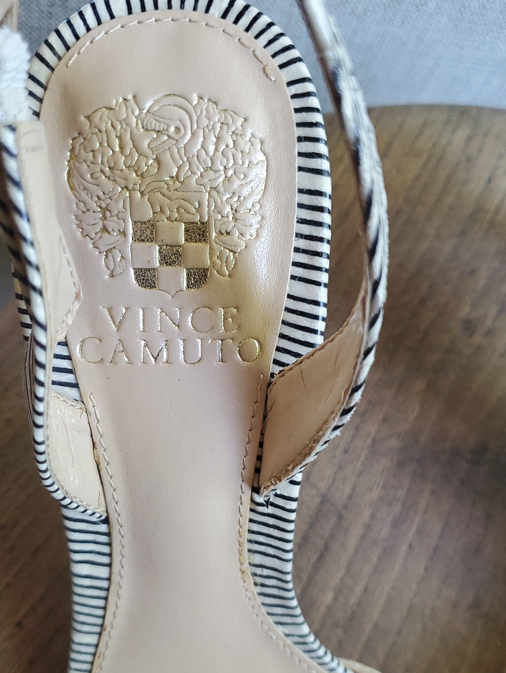 Vince Camuto Black/White Striped Snake - Picture 5 of 8